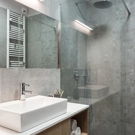 City Center By Apartmore 4*